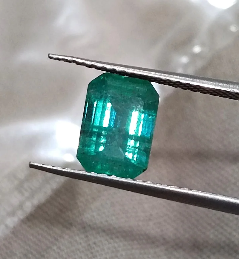 1.40ct Medium bluish green SGL certified natural emerald/