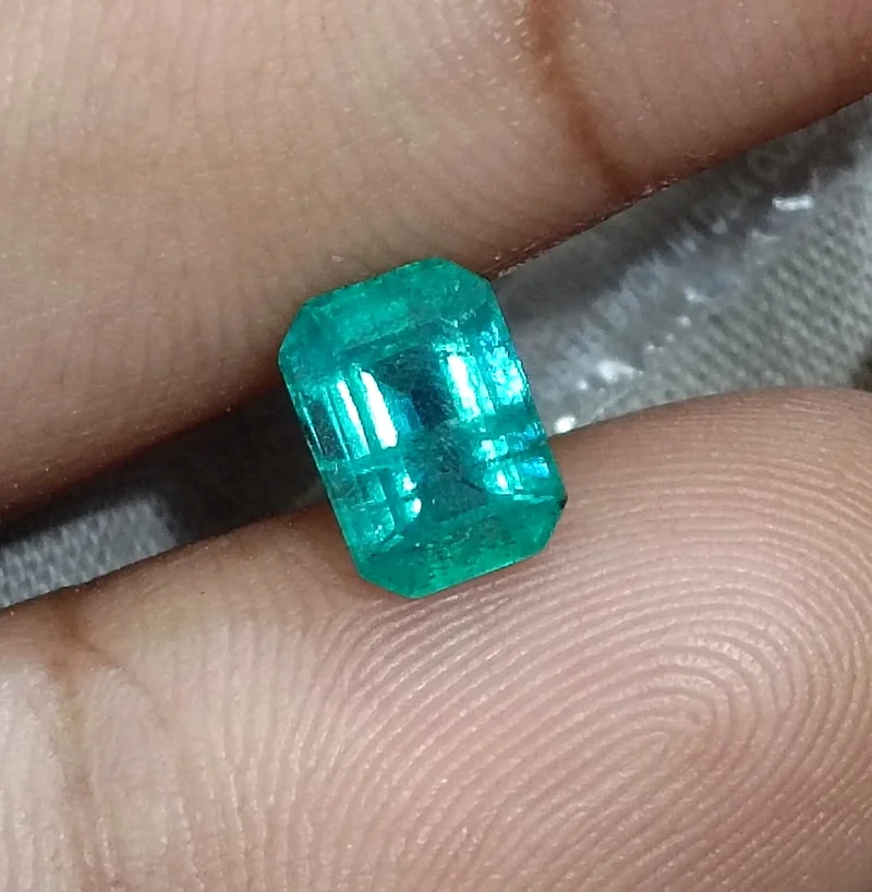 1.40ct Medium bluish green SGL certified natural emerald
