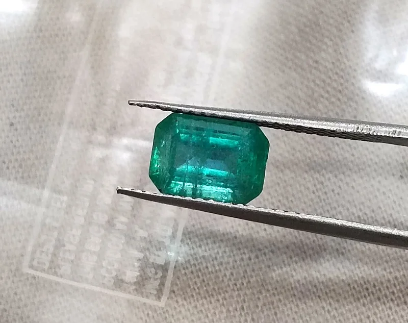 1.40ct Medium bluish green SGL certified natural emerald