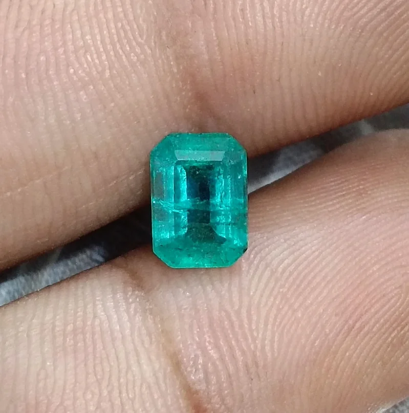 1.40ct Medium bluish green SGL certified natural emerald