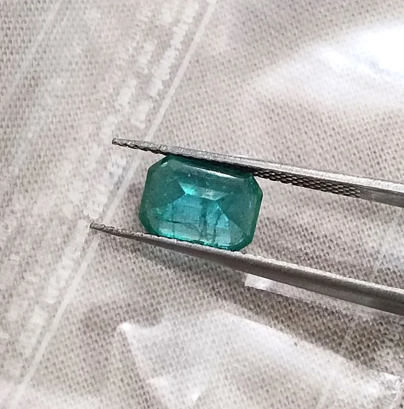 1.40ct Medium bluish green SGL certified natural emerald