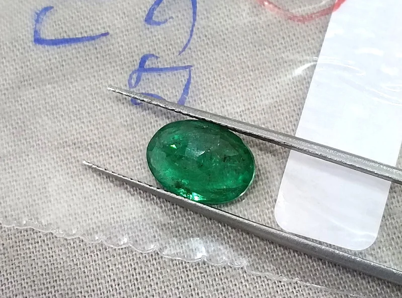 2.37ct Natural emerald deep pure green SGL certified Oval gemstone