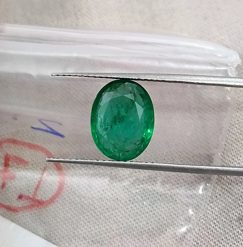 2.81ct Deep pure green natural emerald SGL certified stone