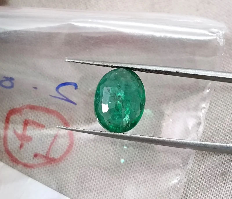 2.81ct Deep pure green natural emerald SGL certified stone