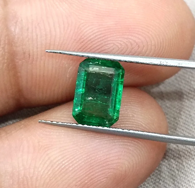 1.54ct Natural emerald vivid deep reen SGL certified octagon gemstone