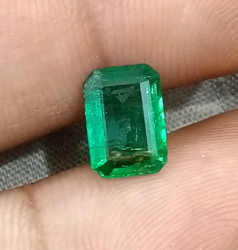 1.54ct Natural emerald vivid deep reen SGL certified octagon gemstone