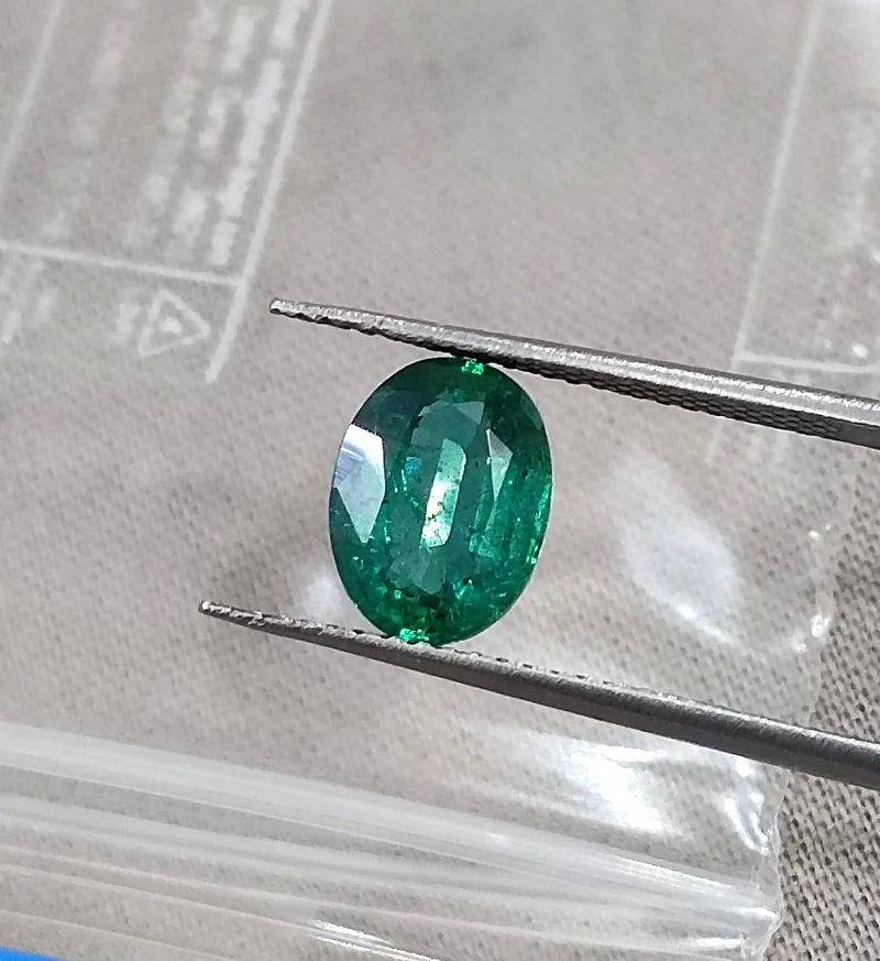 1.53ct SGL certified emerald natural bright medium deep green stone