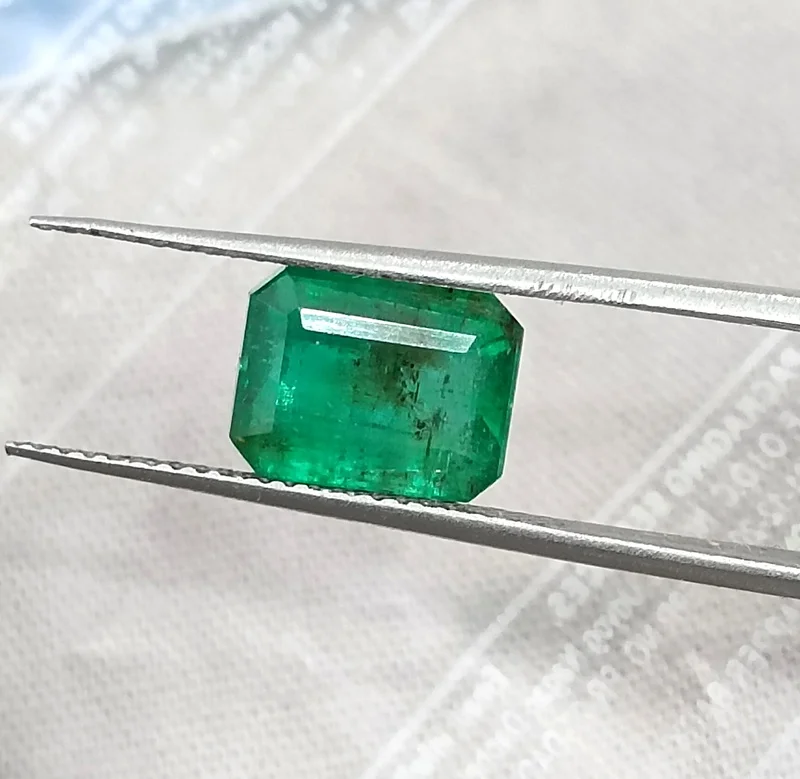 2.79ct Natural emerald vivid deep green Zambian gemstone