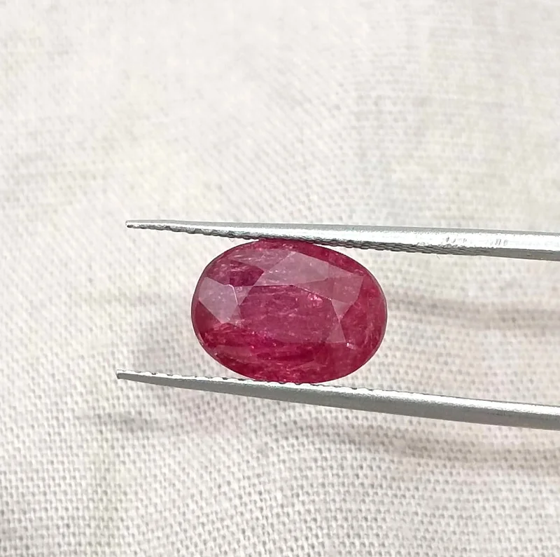 3.20cts Unheated natural ruby orchid red SGL certified Mozambique stone