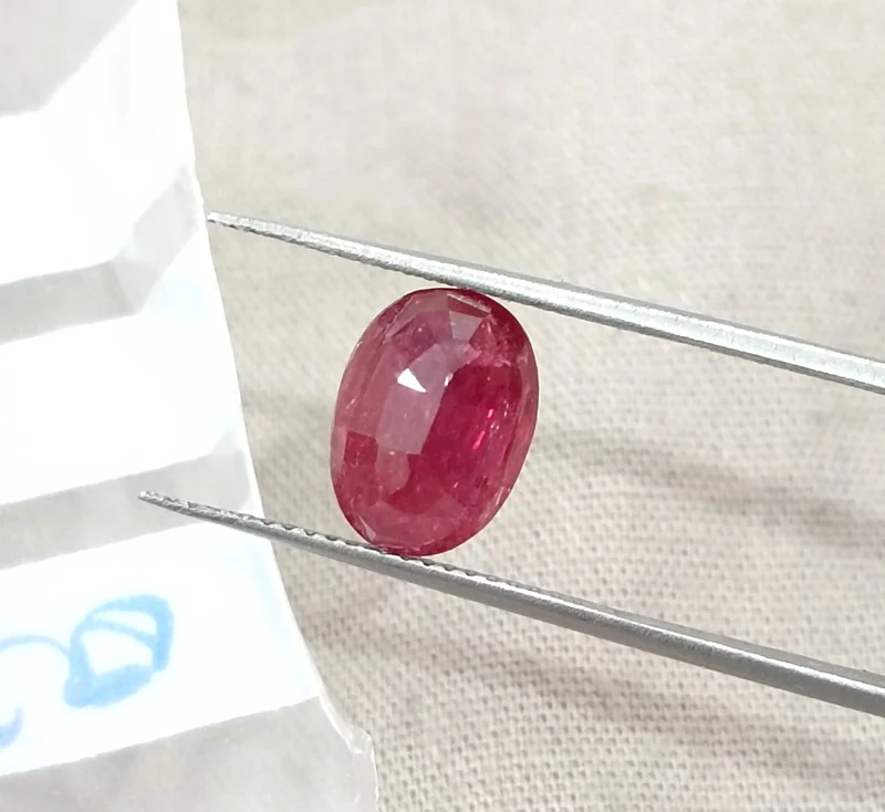 3.20cts Unheated natural ruby orchid red SGL certified Mozambique stone