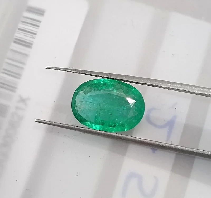 2.56ct Natural emerald SGL certified medium spring green Zambian gemstone