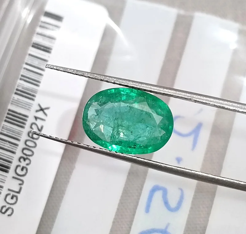 2.56ct Natural emerald SGL certified medium spring green Zambian gemstone