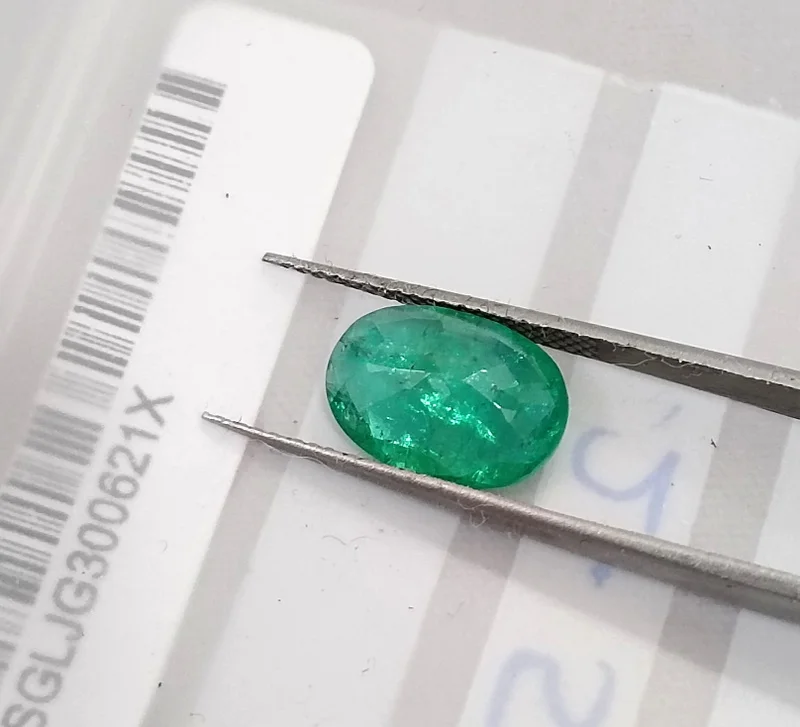 2.56ct Natural emerald SGL certified medium spring green Zambian gemstone