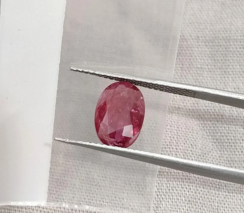 2.28cts Untreated natural ruby Mozambique SGL Clcertified pomegranade red gem