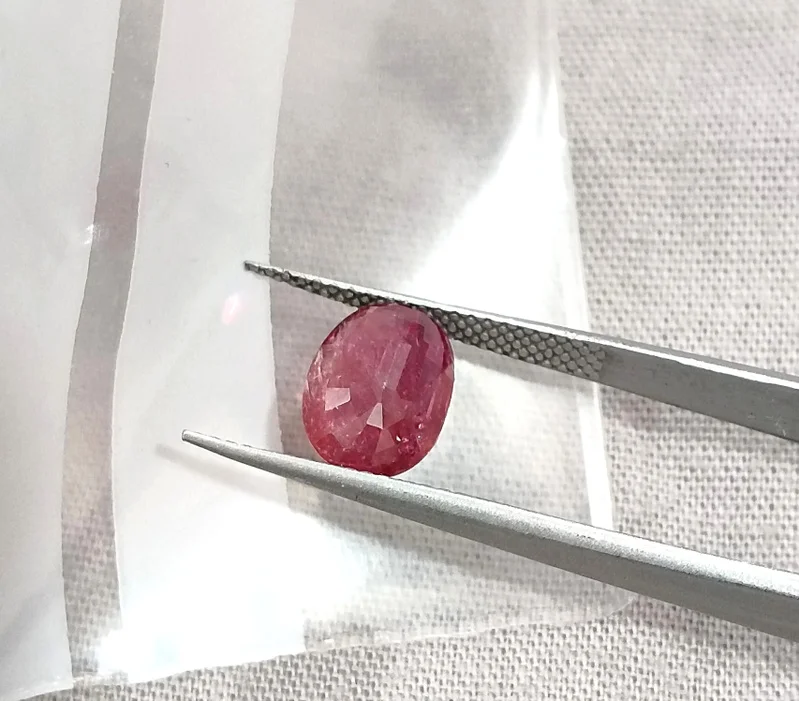 2.28cts Untreated natural ruby Mozambique SGL Clcertified pomegranade red gem