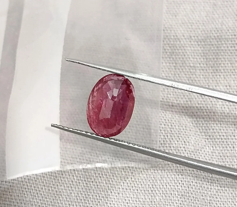 2.28cts Untreated natural ruby Mozambique SGL Clcertified pomegranade red gem