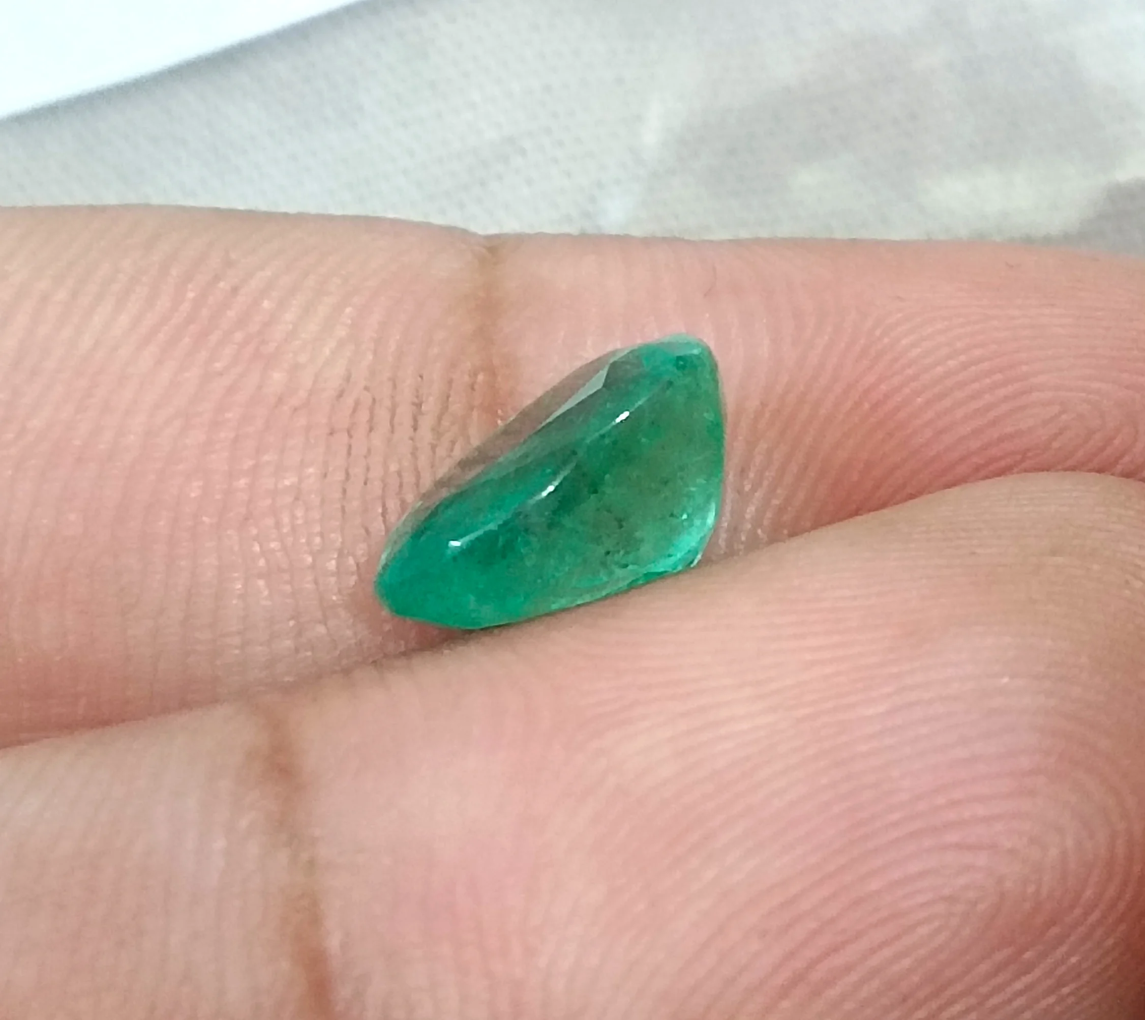 3.13ct Natural emerald bright sea green oval SGL certified gemstone