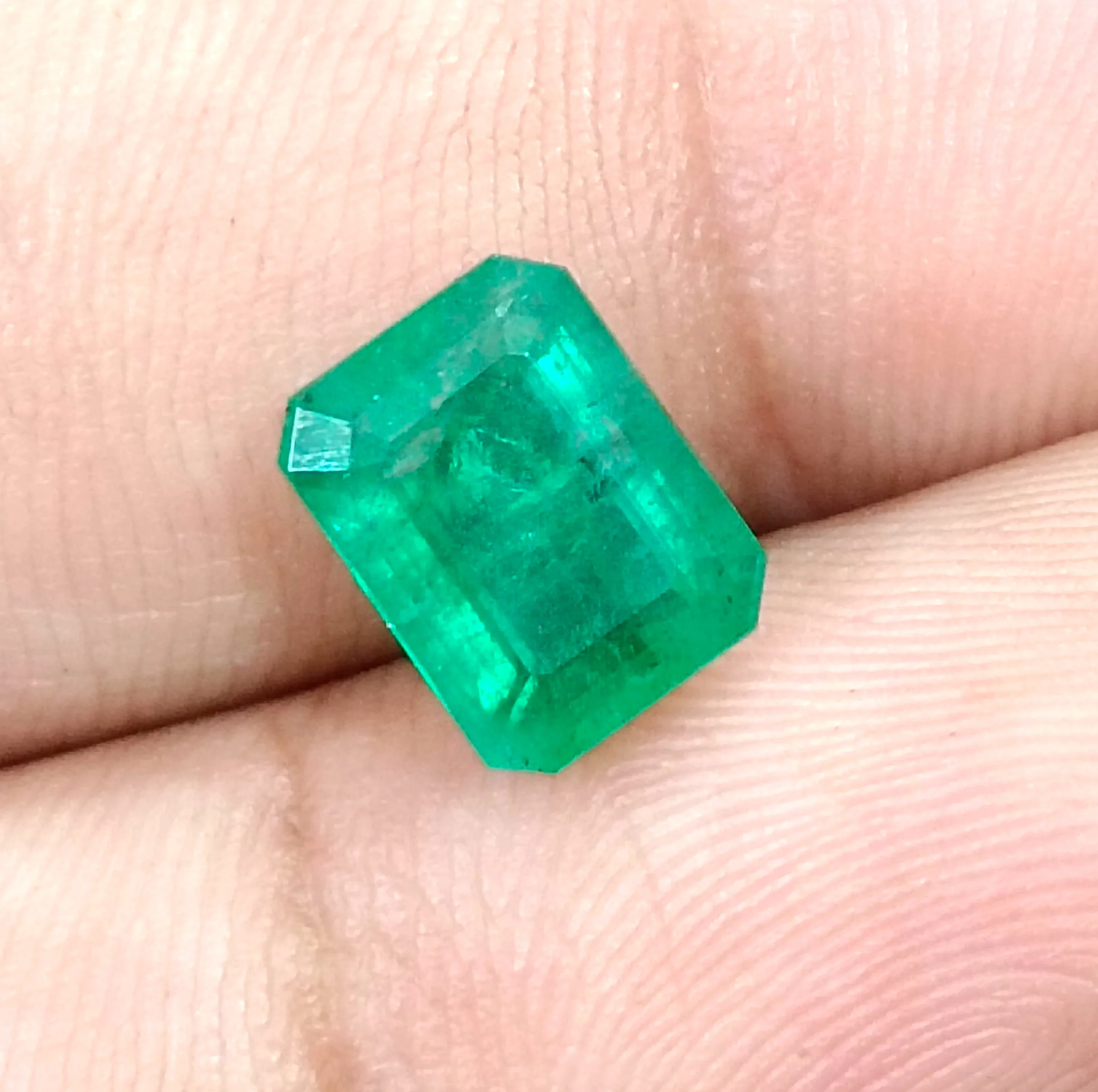 2.64ct Emerald bright medium deep spring green SGL certified