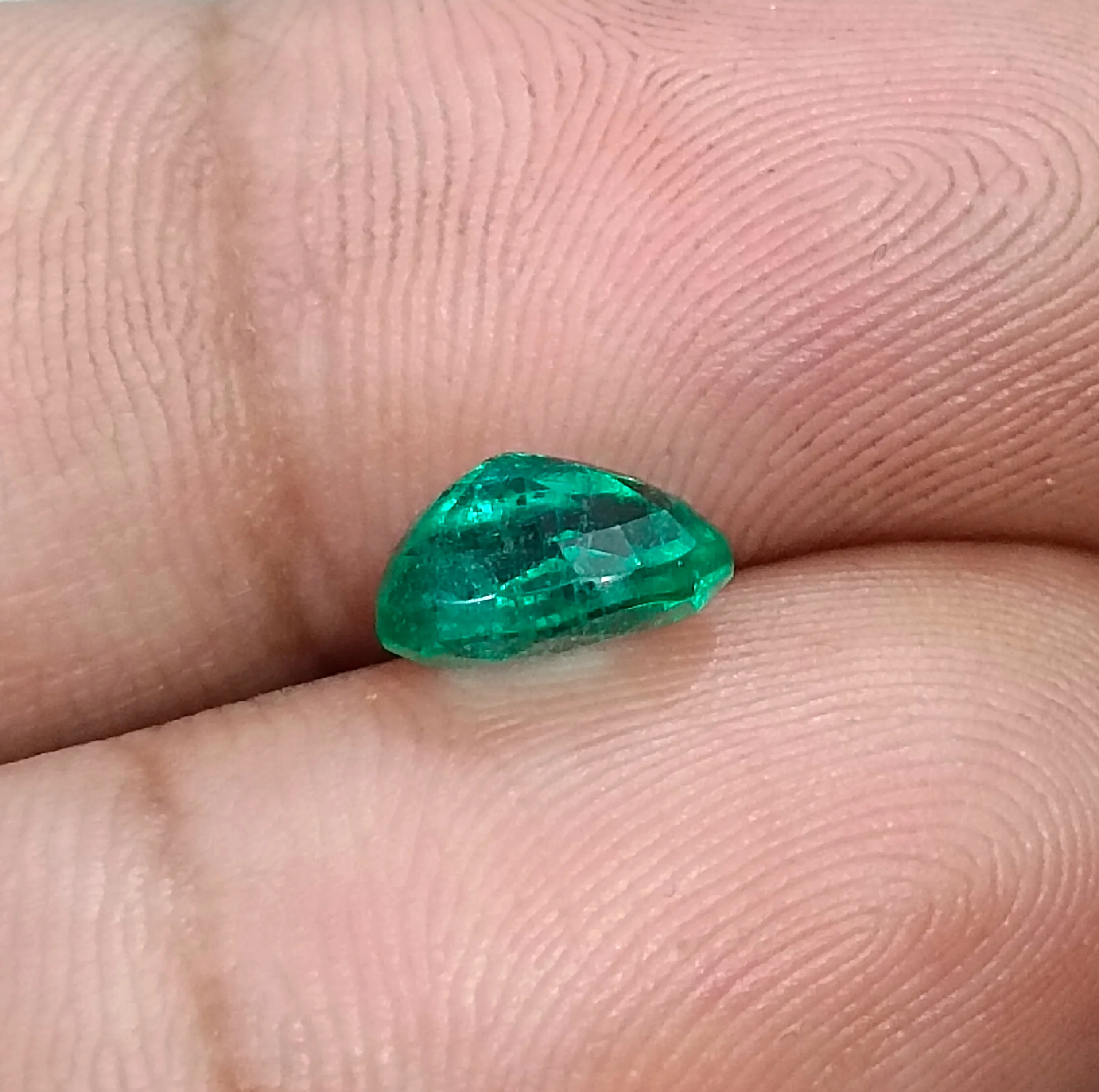 1.48ct Very shiny Zambian emerald medium deep green SGL certified