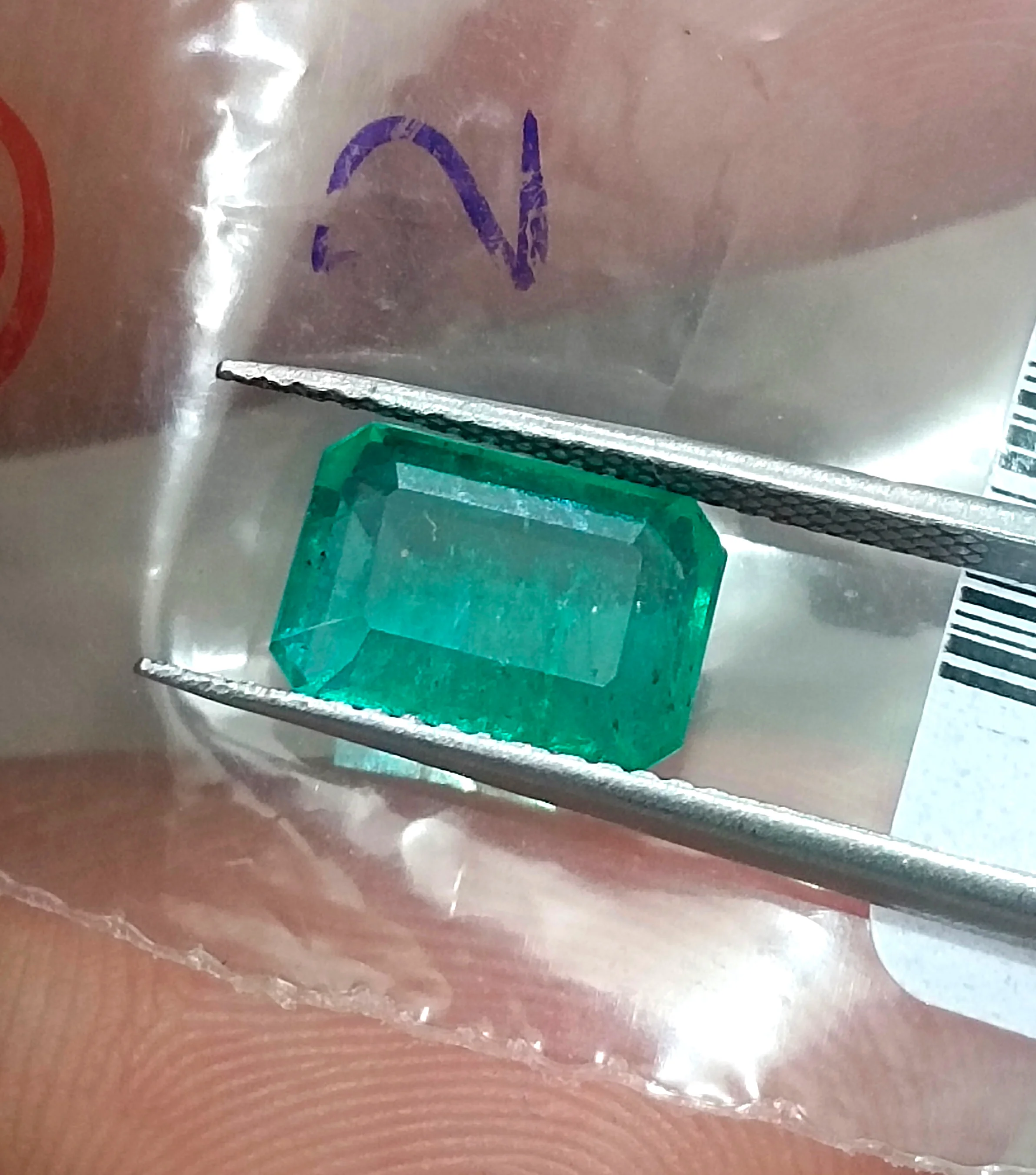 2.45ct Natural emerald bright medium light green octagon SGL vertified gemstonee