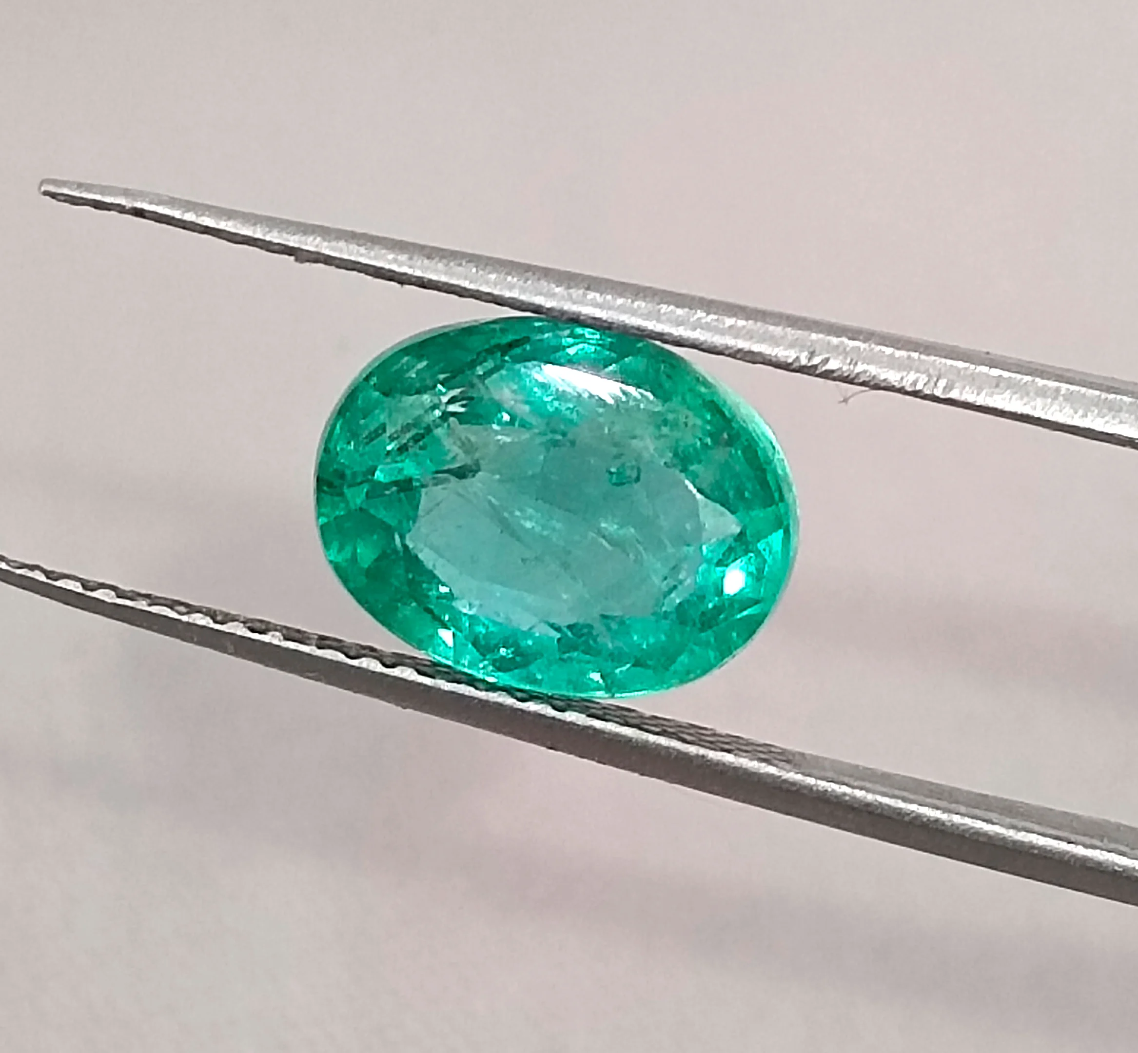2.90ct Natural emerald bright pastel green oval loose gemstone/