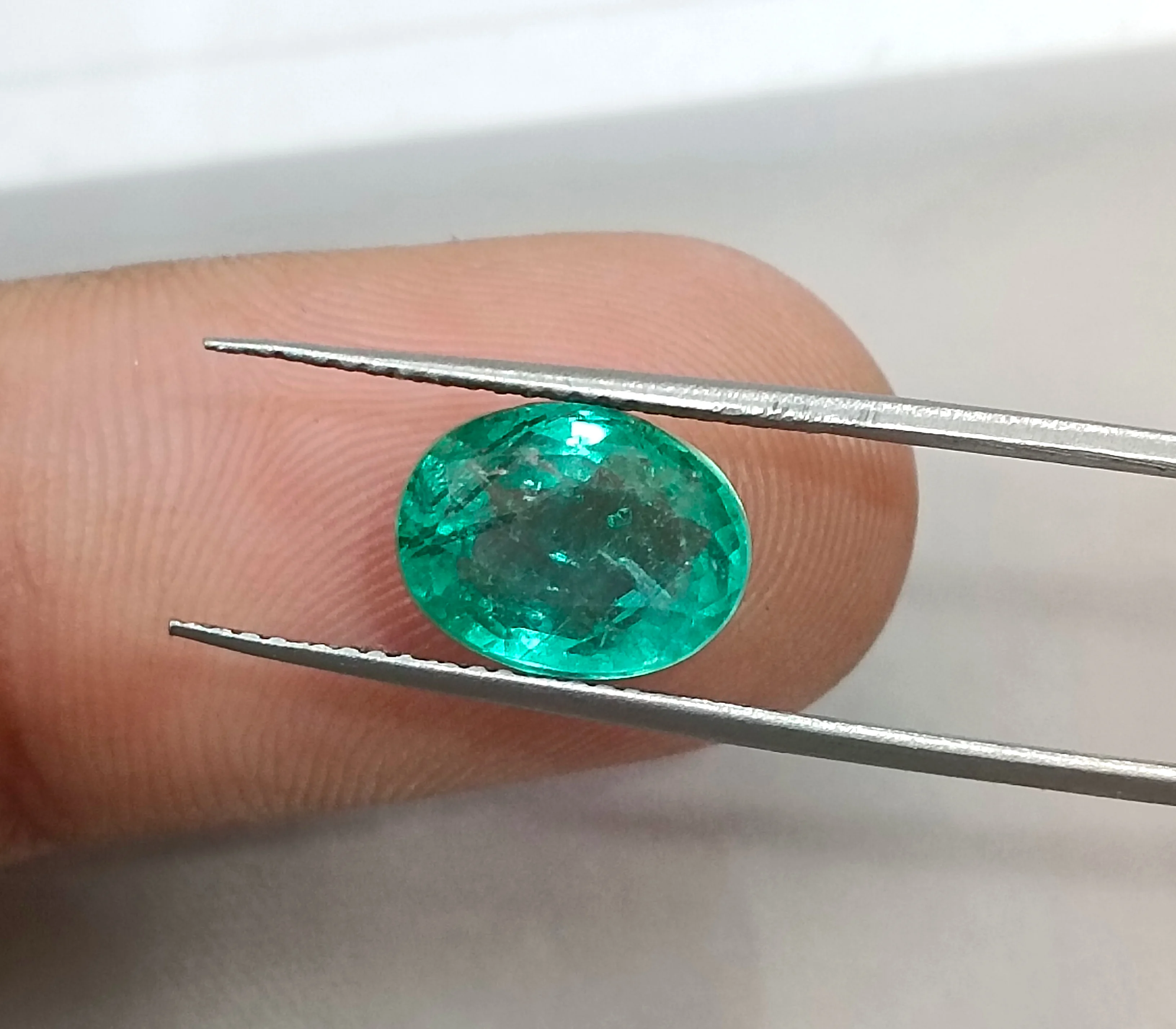 2.90ct Natural emerald bright pastel green oval loose gemstone