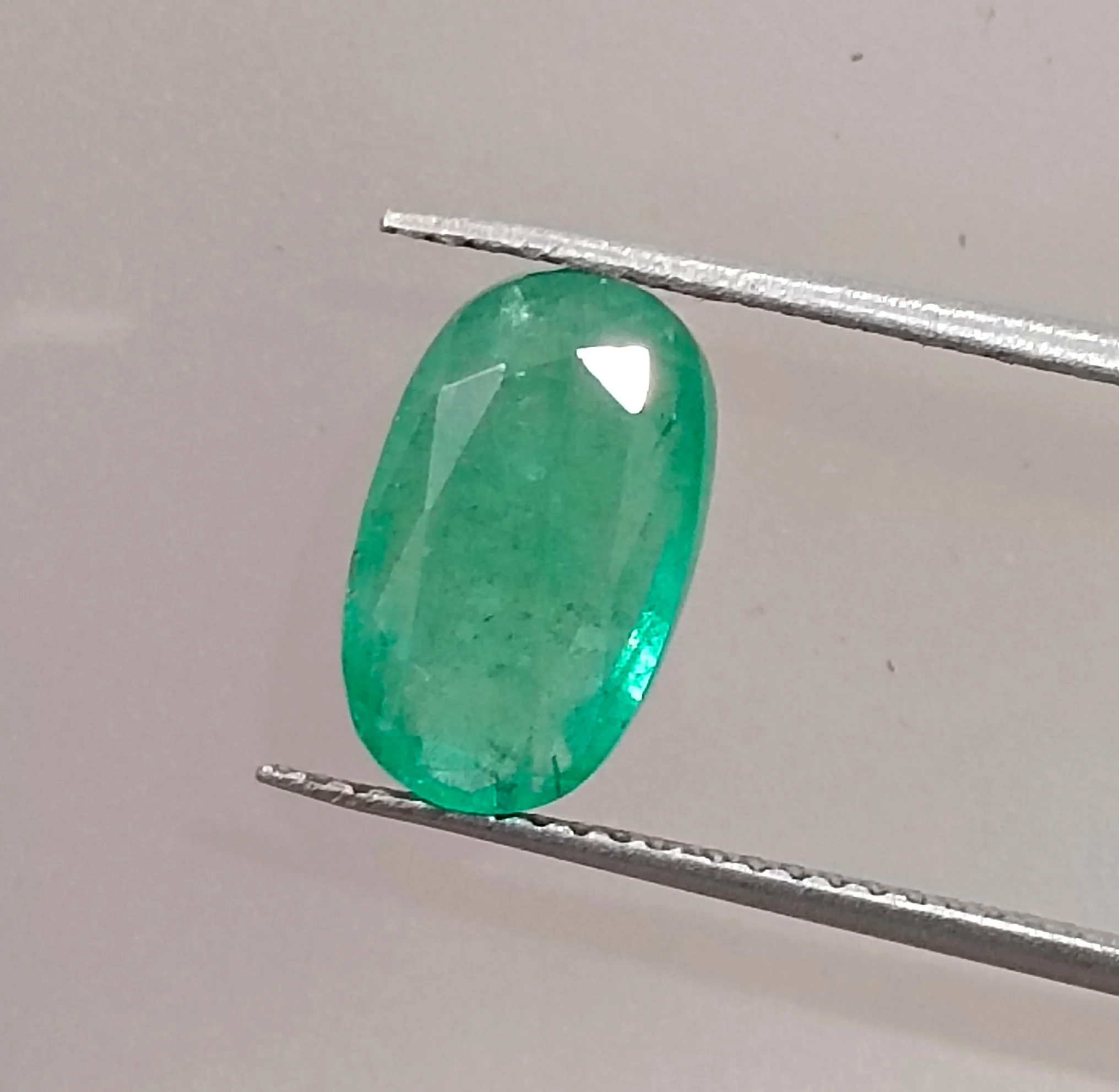 2.74ct Emerald medium spring green oval cut loose stone/